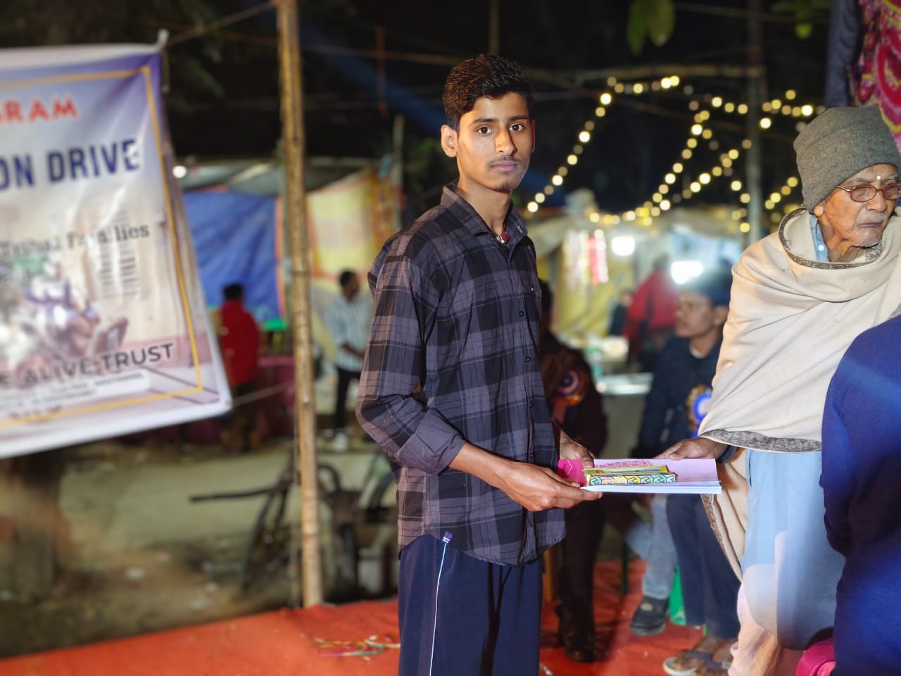 providing free educational stationery and learning materials.
